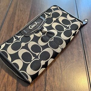 Coach Logo Black Wallet